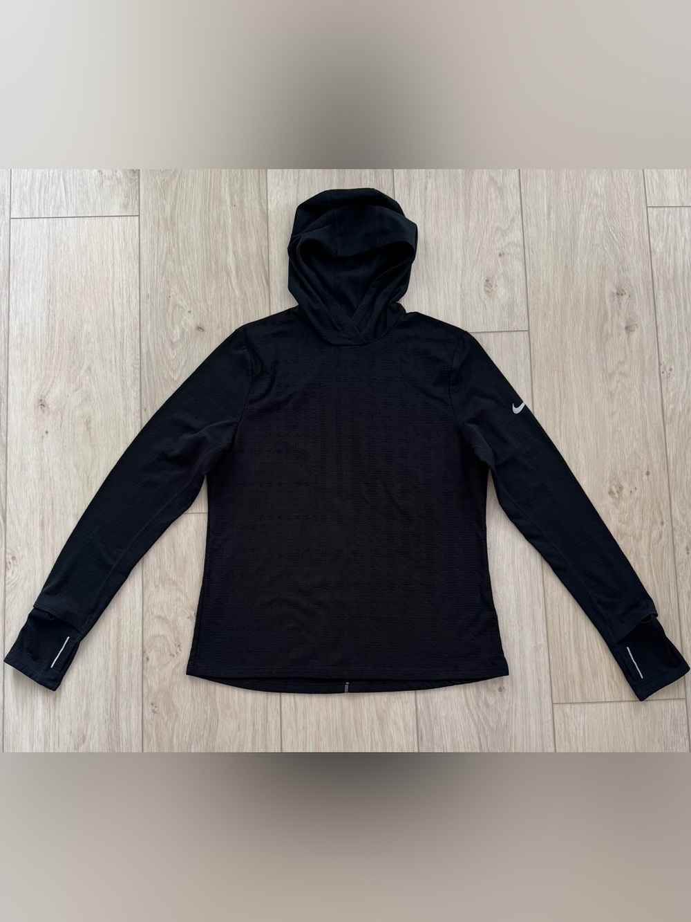 Nike Running Women’s Large black long-sleeve hooded pullover thermal top layer